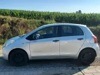Gebraucht Toyota Yaris 69 PS (50 kW) 2009 Silber Kleinwagen