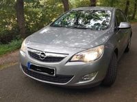 Gebraucht Opel Astra Design Edition 165 PS (121 kW) 2011 Grau metallic Kombi