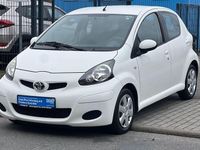Gebraucht Toyota Aygo 68 PS (50 kW) 2011 Weiß Kleinwagen