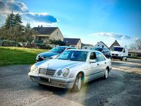 Gebraucht Mercedes E200 136 PS (100 kW) 1999 Silber Limousine