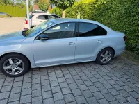 Gebraucht VW Jetta 105 PS (77 kW) 2012 Grau Limousine