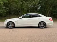 Gebraucht Mercedes E63 AMG Avantgarde 557 PS (409 kW) 2011 Weiß Limousine