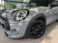 Gebraucht Mini Cooper S Chili 192 PS (141 kW) 2019 Moonwalk grey (metallic) Kleinwagen