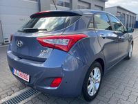Gebraucht Hyundai i30 Style 135 PS (99 kW) 2012 Blau Limousine