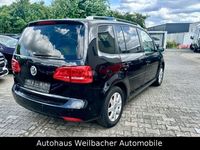 Gebraucht VW Touran Cup 105 PS (77 kW) 2015 Schwarz Van / Kleinbus