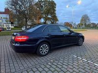 Gebraucht Mercedes E220 170 PS (125 kW) 2011 Blau Limousine