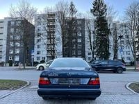 Gebraucht Mercedes E300 179 PS (131 kW) 1989 Blau Coupé