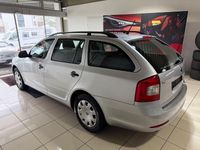 Gebraucht Skoda Octavia Ambition 122 PS (89 kW) 2013 Silber Kombi