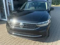 Gebraucht VW Tiguan Life 150 PS (110 kW) 2021 Schwarz SUV
