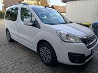 Gebraucht Peugeot TePee 100 PS (73 kW) 2016 Weiß Kombi