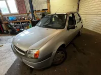 Gebraucht Ford Fiesta 59 PS (43 kW) 2000 Silber Kleinwagen