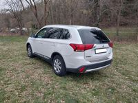 Używany Mitsubishi Outlander 150 KM (110 kW) 2016 Biały SUV