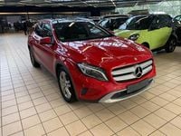 Gebraucht Mercedes GLA200 136 PS (100 kW) 2016 Rot SUV