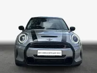 Gebraucht Mini Cooper S Classic 178 PS (130 kW) 2023 Melting silver iii metallic Kleinwagen