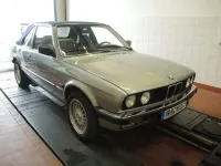 Gebraucht BMW 325 122 PS (89 kW) 1986 Blau Cabrio