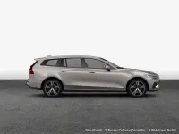 Gebraucht Volvo V60 Plus 197 PS (144 kW) 2025 Bright dusk metallic Kombi