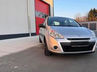Gebraucht Renault Clio III 75 PS (55 kW) 2012 Silber Kleinwagen