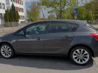 Gebraucht Opel Astra 120 PS (88 kW) 2012 Grau Limousine