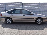 Brugt Renault Laguna 114 HK (83 kW) 1999 Gul Sedan