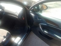 Usado Opel Insignia Active 160 HP (117 kW) 2013 Preto Carrinha