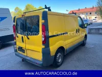 Gebraucht Opel Vivaro 114 PS (83 kW) 2008 Gelb Van / Kleinbus