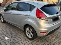 Gebraucht Ford Fiesta Titanium 125 PS (91 kW) 2013 Silber Kleinwagen