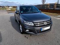 Gebraucht VW Tiguan LOUNGE 150 PS (110 kW) 2016 Grau SUV