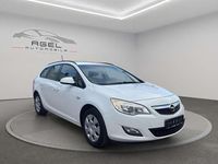 Gebraucht Opel Astra Selection 101 PS (74 kW) 2011 Schneeweiss/summitwhite/arctic Kombi