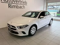 Gebraucht Mercedes A180 136 PS (100 kW) 2022 Weiß Limousine