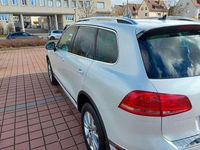 Gebraucht VW Touareg 262 PS (192 kW) 2015 Weiß SUV