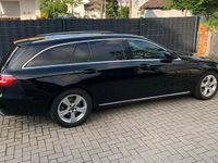 Gebraucht Mercedes E220 179 PS (131 kW) 2019 Schwarz Kombi