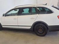 Gebraucht Skoda Superb Elegance 170 PS (125 kW) 2013 Candyweiss Kombi