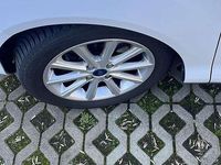 Gebraucht Ford B-MAX Titanium 95 PS (69 kW) 2017 Weiß Van / Kleinbus