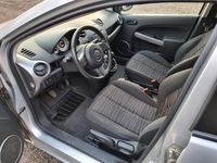 Gebraucht Mazda 2 Inclusive 75 PS (55 kW) 2010 Silber Kleinwagen