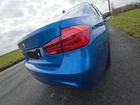 Gebraucht BMW 320 M Sport 184 PS (135 kW) 2016 Blau Limousine