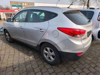Gebraucht Hyundai ix35 Style 136 PS (100 kW) 2012 Silber SUV