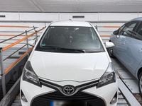 Gebraucht Toyota Yaris 99 PS (72 kW) 2014 Weiß Kleinwagen