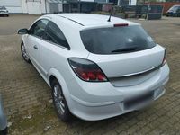 Gebraucht Opel Astra GTC 90 PS (66 kW) 2009 Weiß Limousine