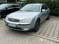 Usado Ford Mondeo 131 CV (96 kW) 2004 Plateado Berlina