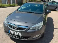 Gebraucht Opel Astra Sport 110 PS (80 kW) 2013 Grau Limousine