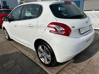 Gebraucht Peugeot 208 Style 92 PS (67 kW) 2014 Weiß Kleinwagen