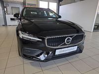 Gebraucht Volvo V60 163 PS (119 kW) 2022 Schwarz Kombi