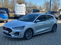 Gebraucht Ford Focus ST-Line 155 PS (114 kW) 2025 Moondust silver Limousine