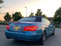 Gebraucht Mercedes E220 170 PS (125 kW) 2011 Blau Cabrio