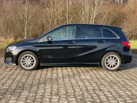 Gebraucht Mercedes B180 122 PS (89 kW) 2015 Schwarz Van / Kleinbus