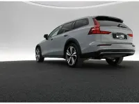 Używany Volvo V60 CC Plus 197 KM (144 kW) 2023 Szary Kombi