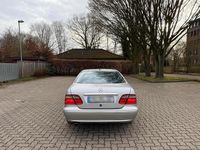 Gebraucht Mercedes CLK230 197 PS (144 kW) 2000 Silber Coupé