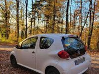 Gebraucht Toyota Aygo 68 PS (50 kW) 2008 Weiß Kleinwagen