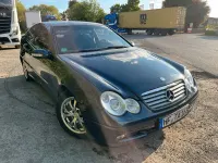 Gebraucht Mercedes C200 Classic 163 PS (119 kW) 2003 Schwarz Limousine