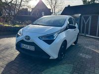 Gebraucht Toyota Aygo Business Edition 72 PS (52 kW) 2019 Weiß Kleinwagen